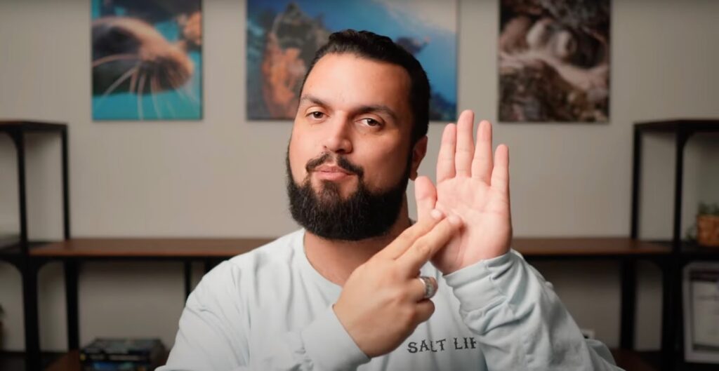 Signaux manuels de plongée sous-marine – Quelle quantité d’air dans le réservoir